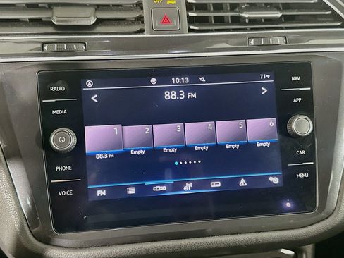 Used 2021 Volkswagen Tiguan SEL FWD image 19