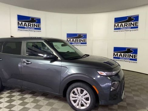 Used 2021 Kia Soul LX FWD image 3