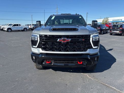 New 2025 Chevrolet Silverado 2500 ZR2 w/ Technology Package image 9