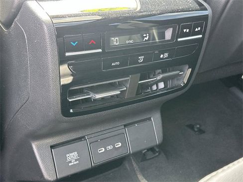 Used 2025 Acura MDX SH-AWD image 21