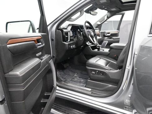 Used 2023 GMC Sierra 1500 Denali w/ Denali Reserve Package AWD/4WD image 11