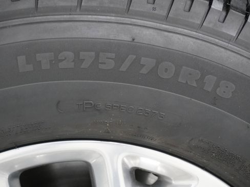 Used 2024 RAM 2500 Limited image 32