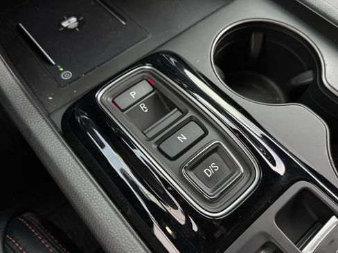 Used 2025 Honda Pilot TrailSport image 21