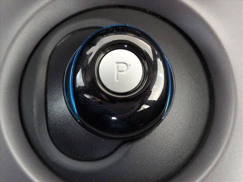 Used 2025 Nissan Leaf S FWD image 12