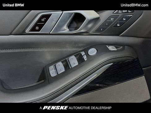 Used 2024 BMW X7 xDrive40i w/ Executive Package AWD/4WD image 3