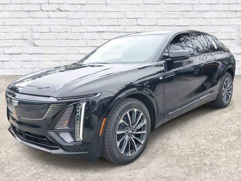 New 2026 Cadillac Lyriq Sport image 12