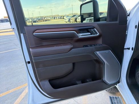 Used 2024 GMC Sierra 2500 Denali w/ Denali Reserve Package image 15