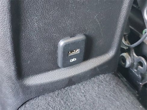 Used 2018 Chevrolet Cruze LT image 9