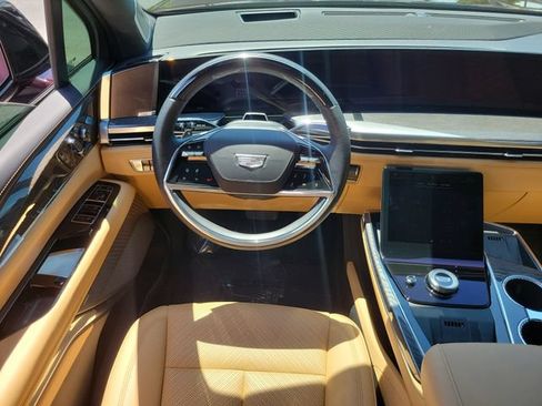 Certified 2025 Cadillac Escalade IQ Sport 2 w/ LPO, ONYX Package AWD/4WD image 18