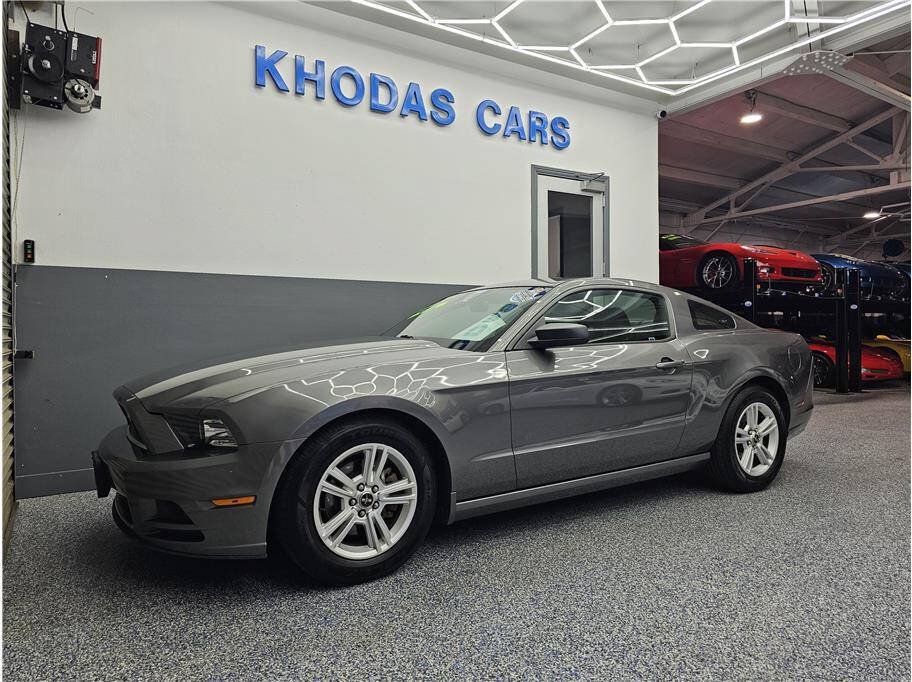Used 2014 Ford Mustang Coupe w/ Equipment Group 102A RWD image 2
