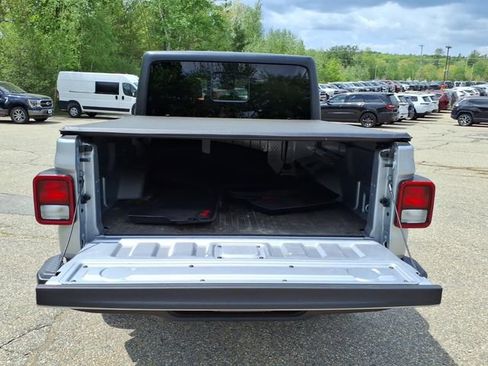 Used 2024 Jeep Gladiator Sport AWD/4WD image 13