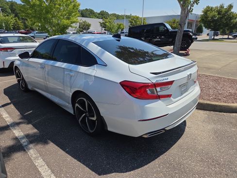 Used 2022 Honda Accord Sport image 5