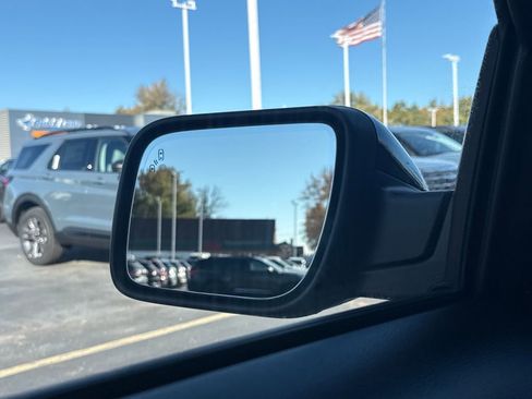 Used 2016 Ford Explorer XLT w/ Equipment Group 202A image 33