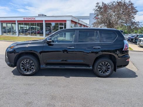 Used 2021 Lexus GX 460 Premium w/ Premium Package AWD/4WD image 2