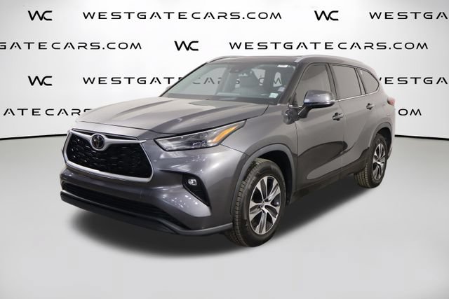 Used 2023 Toyota Highlander XLE FWD 360° Tour