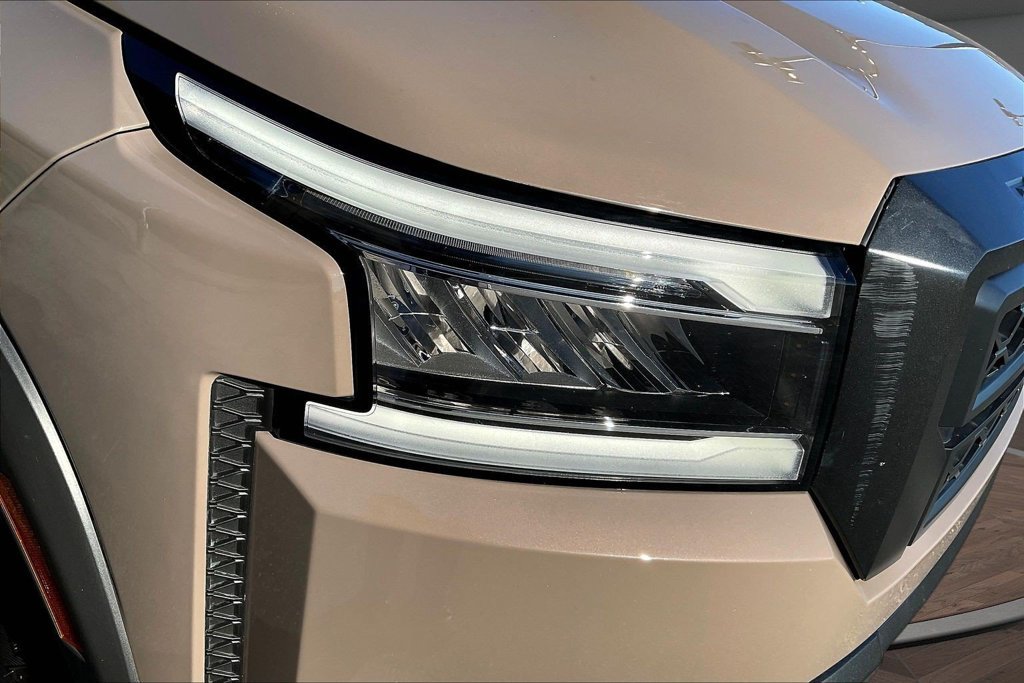 Used 2022 Nissan Frontier Pro-X RWD image 36