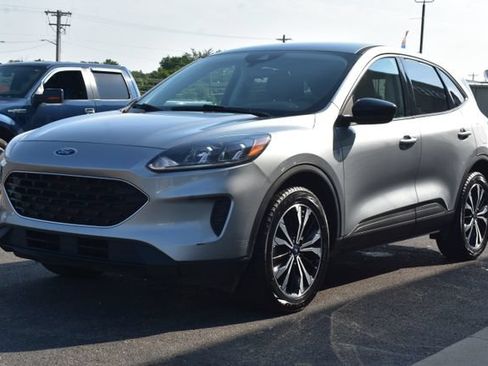 Used 2022 Ford Escape SE w/ SE Sport Appearance Package AWD/4WD image 13