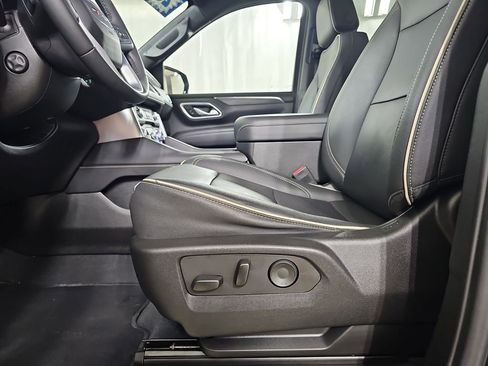 Certified 2023 GMC Yukon SLT w/ SLT Luxury Package image 37
