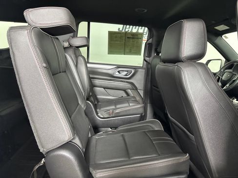 Used 2024 Chevrolet Suburban RST w/ Luxury Package AWD/4WD image 30