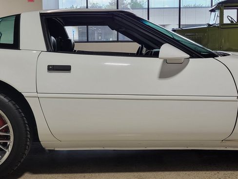Used 1994 Chevrolet Corvette Coupe RWD image 39