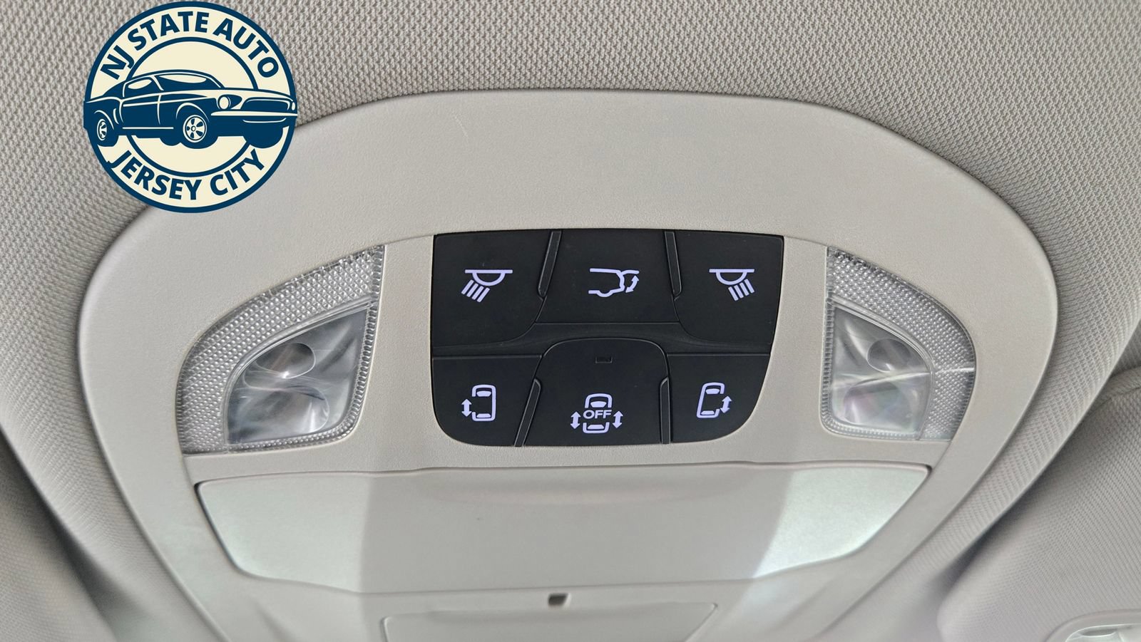 Used 2024 Chrysler Pacifica Limited FWD image 21