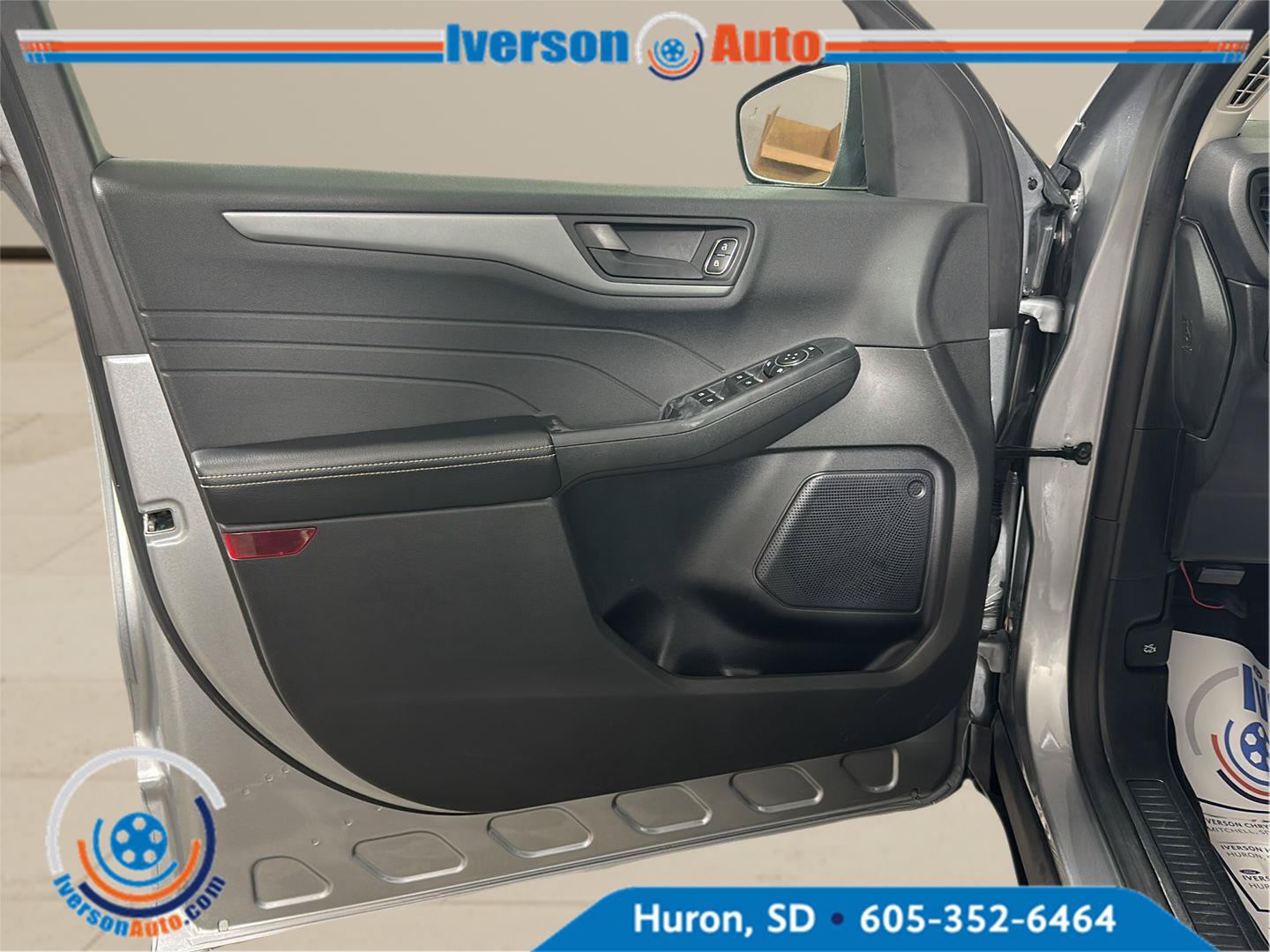 Used 2023 Ford Escape AWD image 11