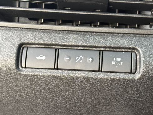 Used 2025 Nissan Altima 2.5 SR AWD/4WD image 25