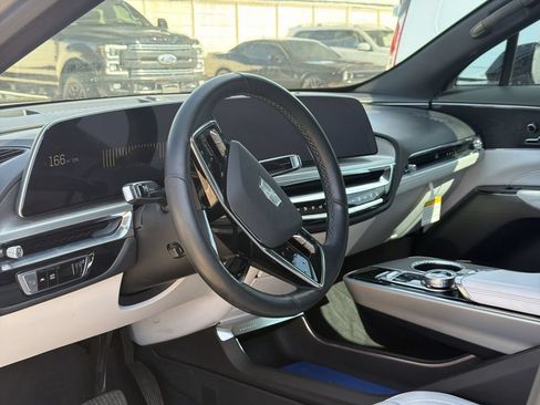 Used 2024 Cadillac Lyriq Luxury w/ LPO, Floor Liner Package RWD image 6