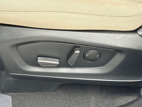 Used 2023 Ford Explorer XLT w/ Class IV Trailer Tow Package image 17