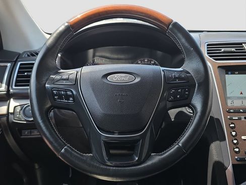 Used 2017 Ford Explorer Platinum AWD/4WD image 9
