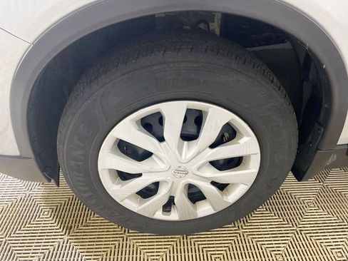 Used 2019 Nissan Rogue S image 22