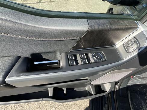 Used 2023 Ford F150 Lightning Lariat w/ Equipment Group 511A High image 13