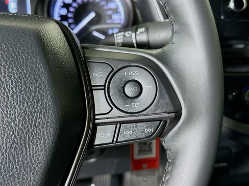 Used 2024 Toyota Camry SE image 17