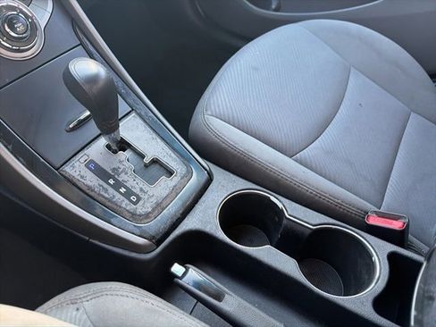 Used 2013 Hyundai Elantra GLS w/ Preferred Pkg image 21