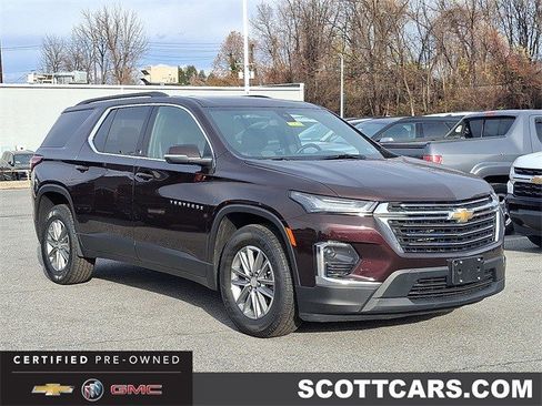 Certified 2022 Chevrolet Traverse LT image 1