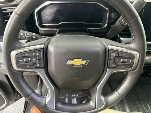 Used 2024 Chevrolet Silverado 1500 LT AWD/4WD image 19