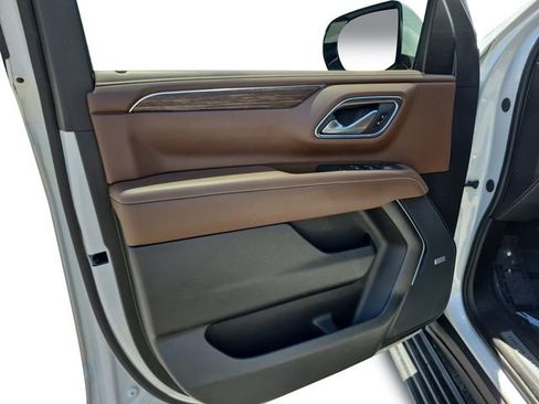 Used 2024 Chevrolet Tahoe High Country w/ Advanced Technology Package AWD/4WD image 11