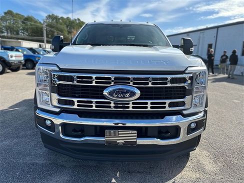 New 2025 Ford F550 4x4 Crew Cab Super Duty image 2