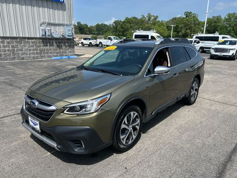 Used 2020 Subaru Outback Touring AWD/4WD image 3