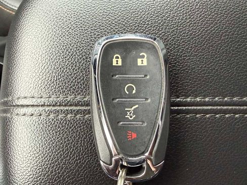 Used 2020 Chevrolet Equinox Premier image 30