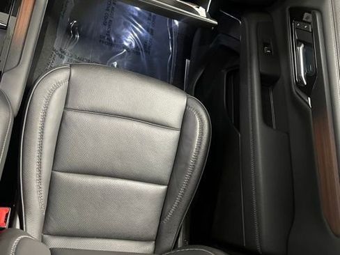 Used 2025 GMC Yukon XL Denali image 40