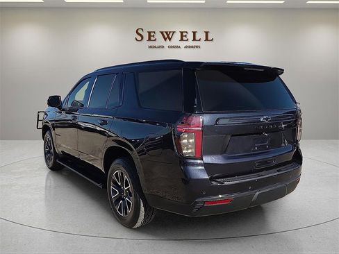 Used 2022 Chevrolet Tahoe Z71 w/ Luxury Package image 3