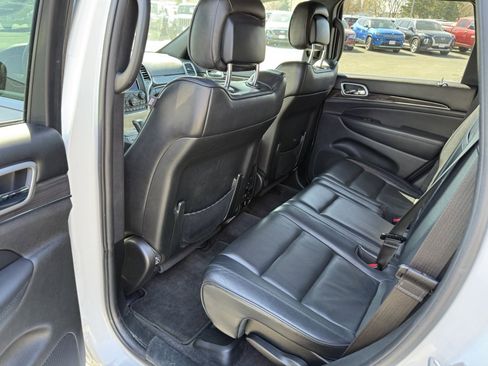 Used 2018 Jeep Grand Cherokee Overland image 12
