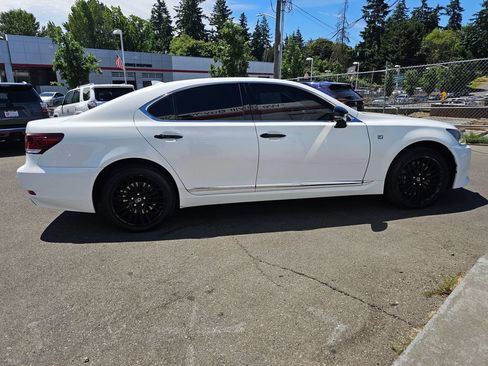 Used 2015 Lexus LS 460 AWD image 30