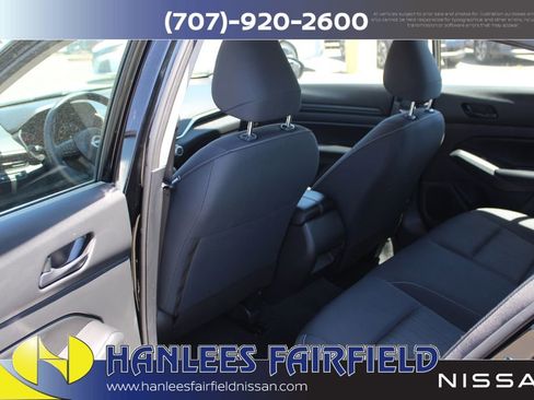Used 2024 Nissan Altima 2.5 S FWD image 14
