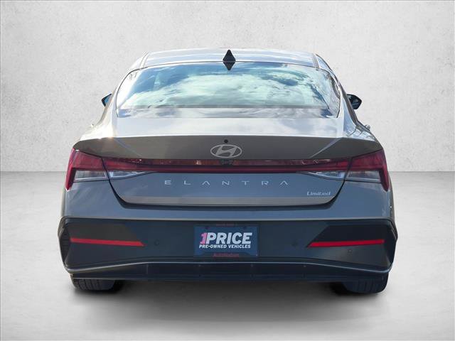 Used 2024 Hyundai Elantra Limited FWD image 7