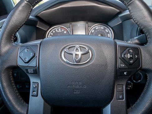 Certified 2023 Toyota Tacoma TRD Off-Road image 10