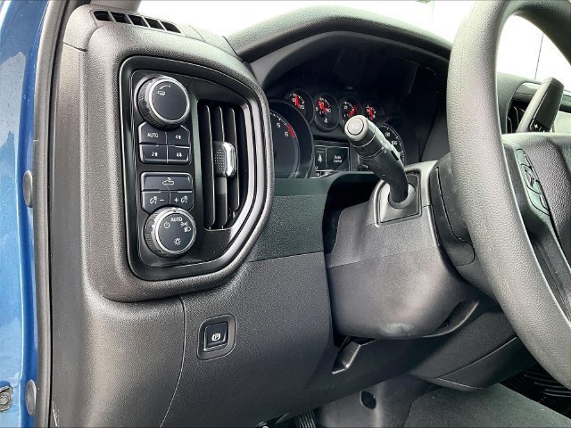 Used 2024 Chevrolet Silverado 1500 Custom Trail Boss w/ Dark Appearance Package AWD/4WD image 30