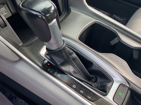 Used 2018 Honda Accord EX-L image 19