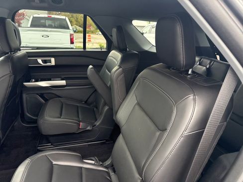 Used 2023 Ford Explorer XLT w/ Equipment Group 202A image 16